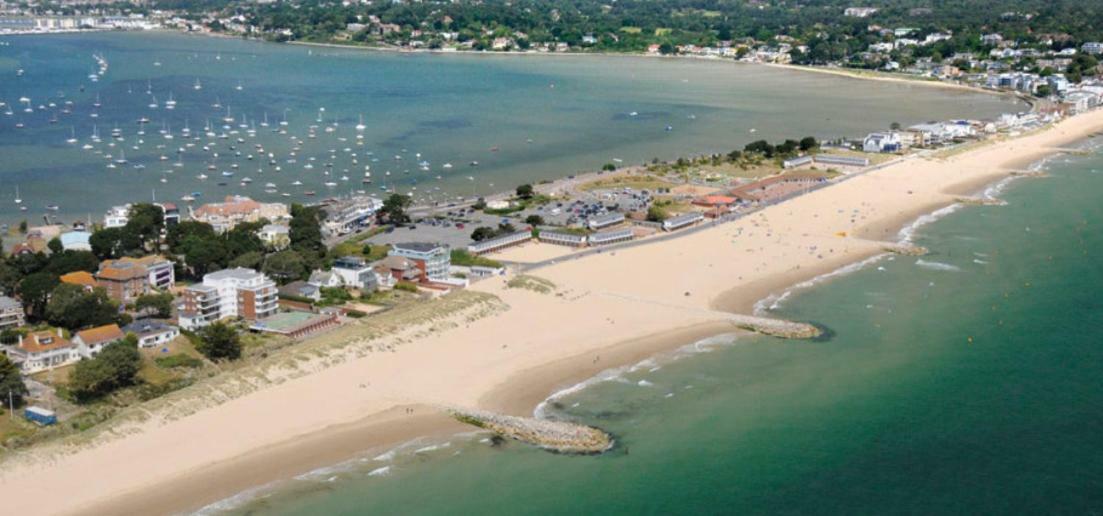 Sea Breeze Apartment Poole Bagian luar foto