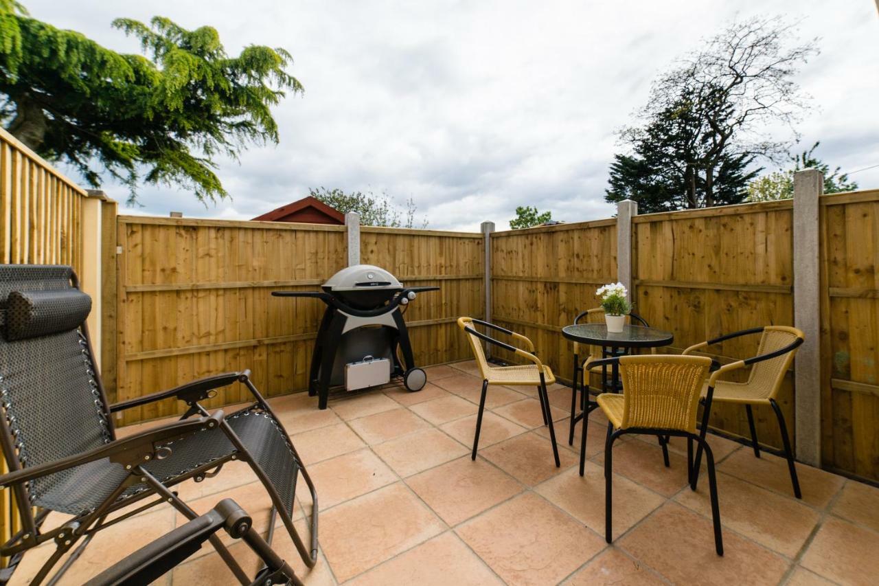 Sea Breeze Apartment Poole Bagian luar foto