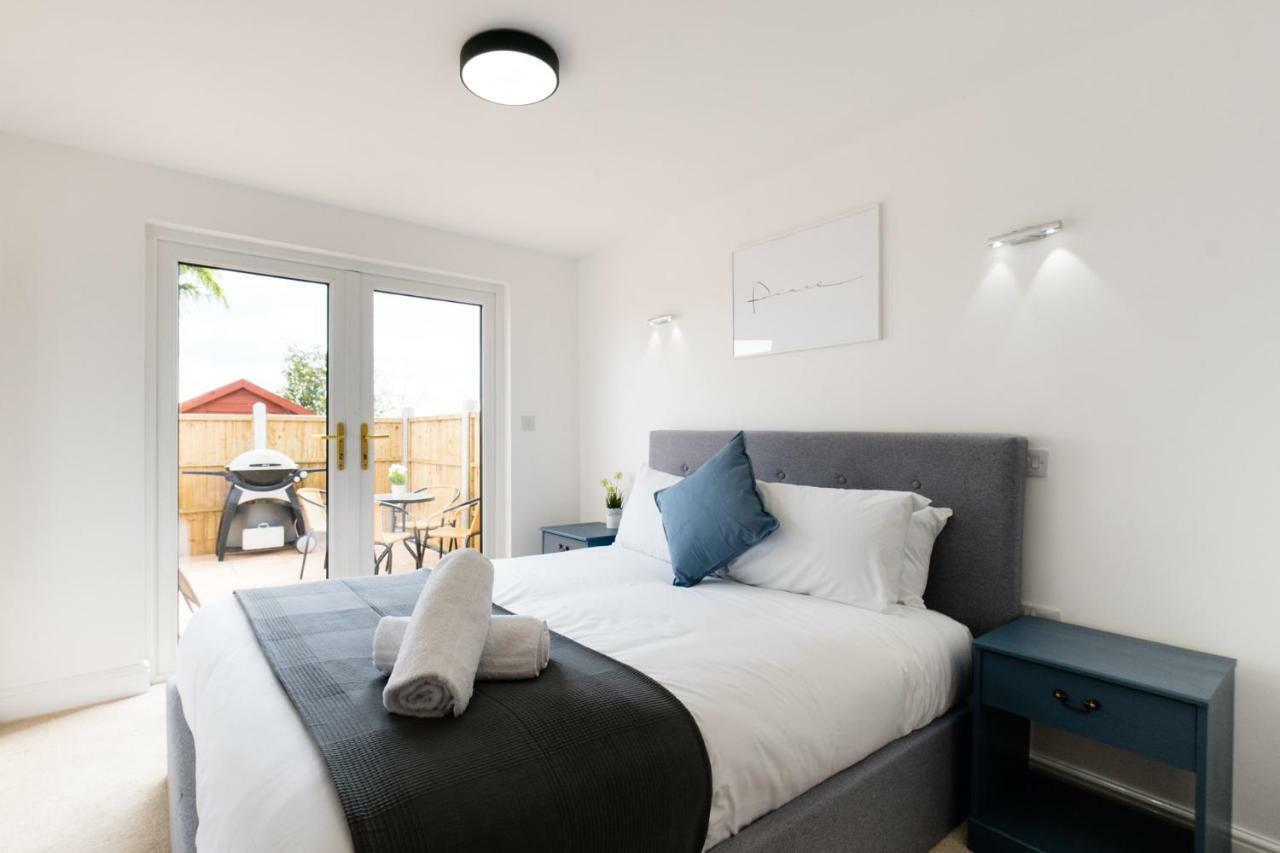 Sea Breeze Apartment Poole Bagian luar foto
