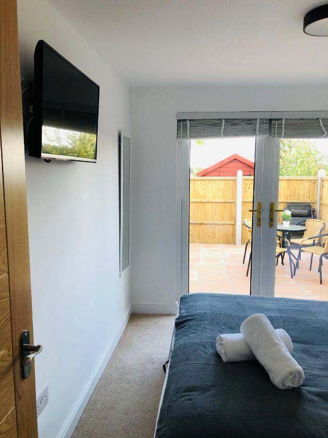 Sea Breeze Apartment Poole Bagian luar foto